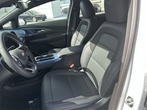 New 2026 Chevrolet Equinox EV LT image 13