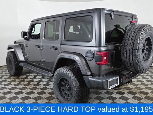 Used 2018 Jeep Wrangler Unlimited Sahara AWD/4WD image 7
