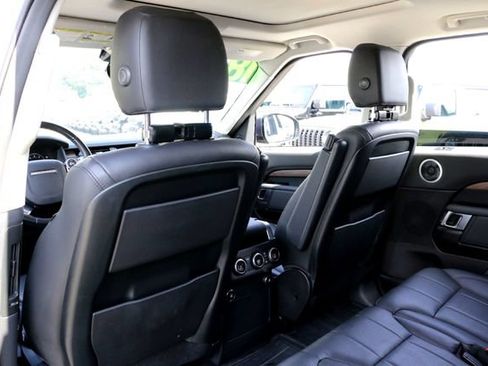 Used 2018 Land Rover Discovery HSE AWD/4WD image 25