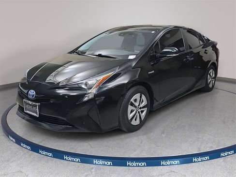 Used 2018 Toyota Prius Four image 1