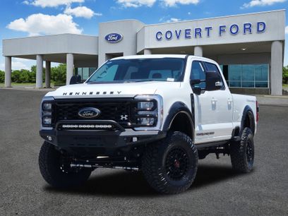 New 2026 Ford F250 Lariat w/ Black Appearance Package