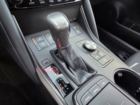 Certified 2025 Lexus IS 300 w/ Premium Package image 23