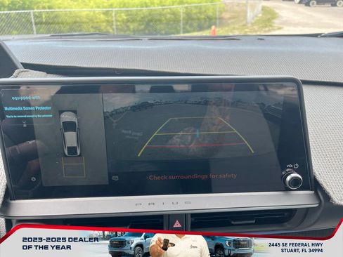 Used 2025 Toyota Prius Limited w/ Limited Premium Package image 29