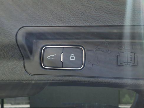 Used 2024 Ford Explorer XLT w/ Equipment Group 202A RWD image 27