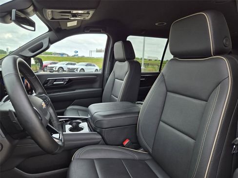 Used 2025 Chevrolet Tahoe Premier RWD image 29