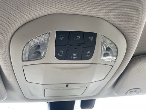 Used 2018 Chrysler Pacifica Touring Plus FWD image 23