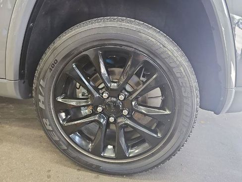 Used 2021 Jeep Grand Cherokee Laredo X AWD/4WD image 33