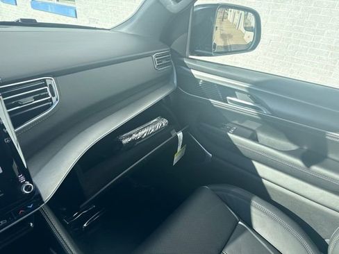 New 2026 Jeep Grand Wagoneer Limited image 32