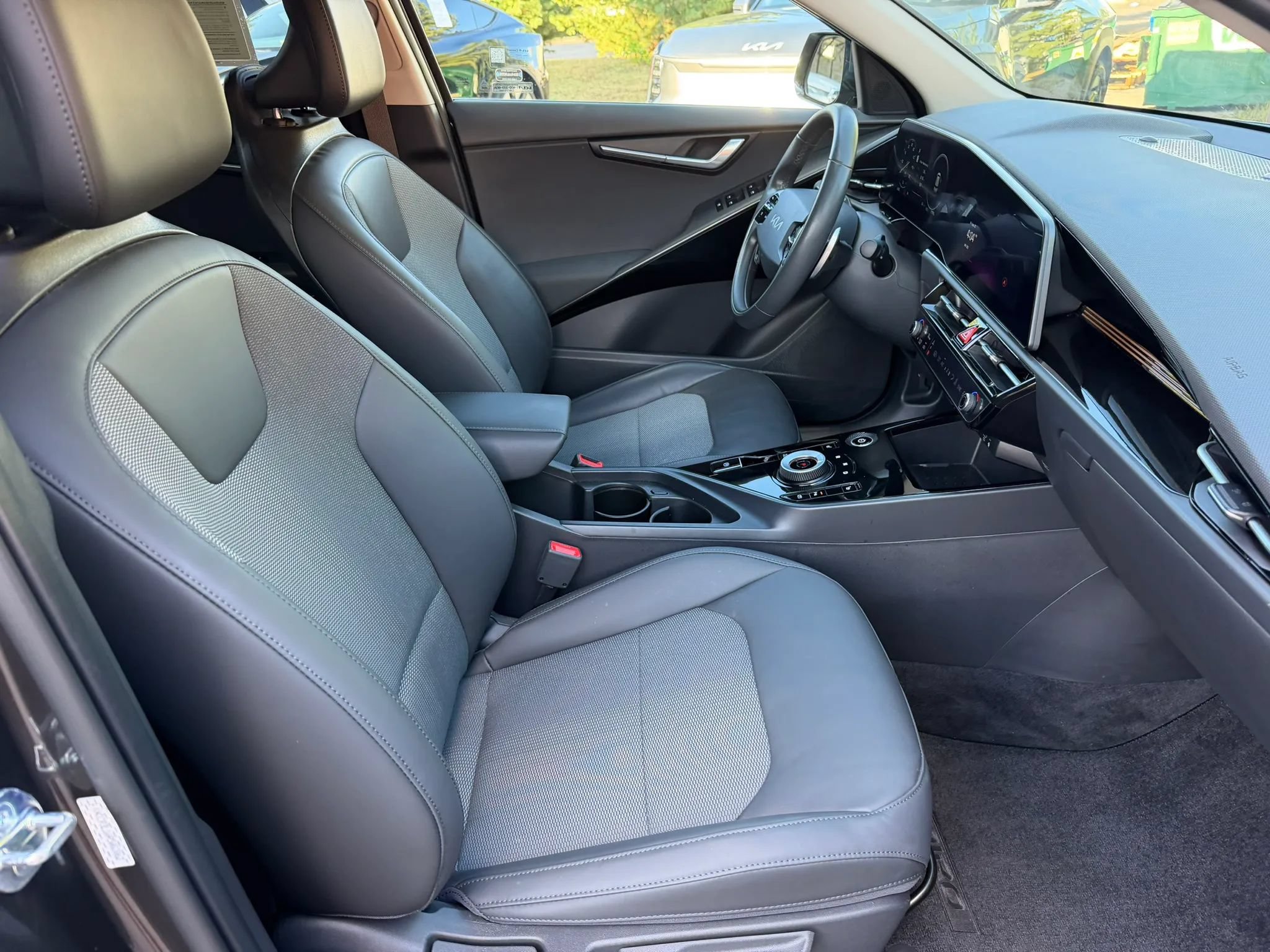 Used 2024 Kia Niro Wind FWD image 21