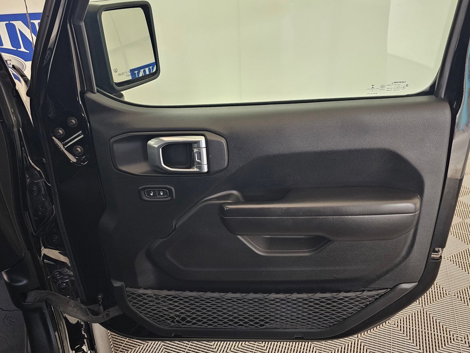 Used 2021 Jeep Wrangler Unlimited Rubicon w/ LED Lighting Group AWD/4WD image 30