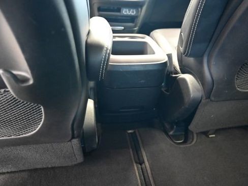Used 2025 Chrysler Pacifica Select FWD image 27