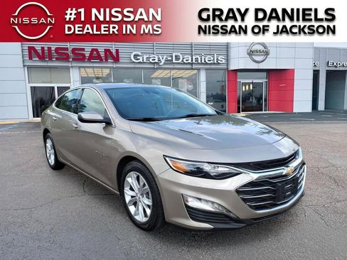 Used 2025 Chevrolet Malibu LT FWD image 1