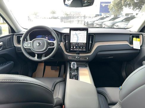 New 2026 Volvo XC60 B5 Ultra w/ Climate Package image 17