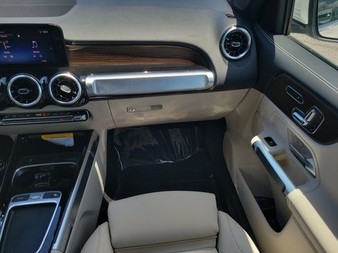 Certified 2026 Mercedes-Benz GLB 250 image 18