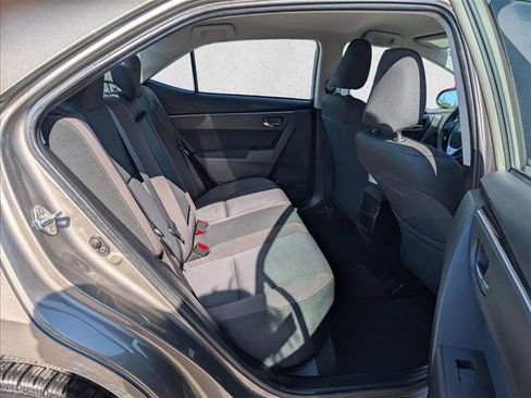 Used 2018 Toyota Corolla LE FWD image 16
