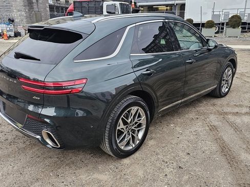 Used 2022 Genesis GV70 2.5T w/ Advanced Package image 4