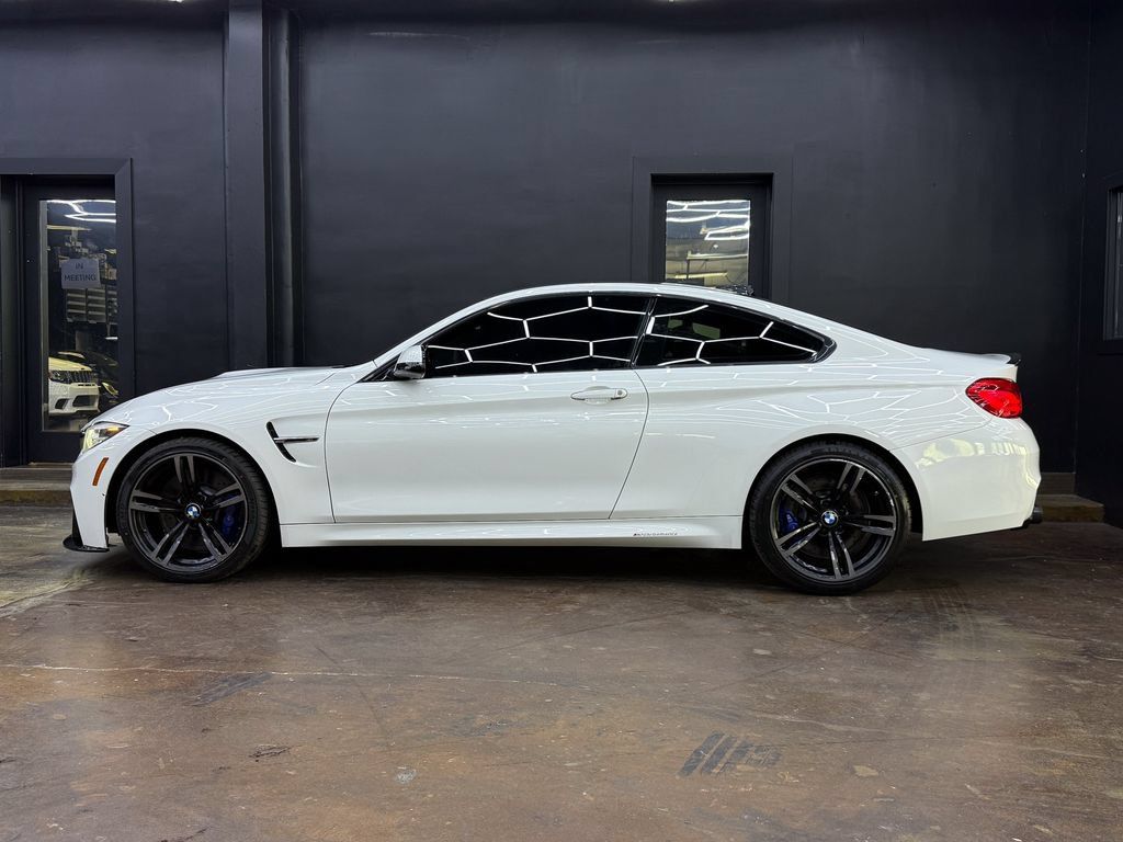 Used 2018 BMW M4 Coupe RWD image 5