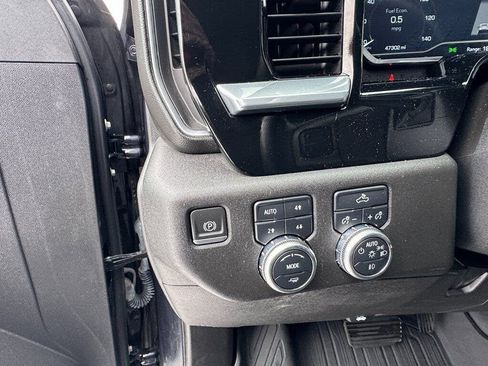Used 2023 GMC Sierra 1500 Elevation w/ X31 Off-Road Package AWD/4WD image 13