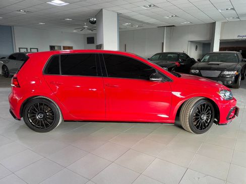 Used 2019 Volkswagen Golf R 4-Door image 10