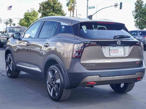 New 2026 Nissan Kicks SR image 5