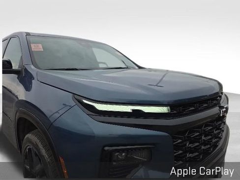 Used 2024 Chevrolet Traverse RS AWD/4WD image 2