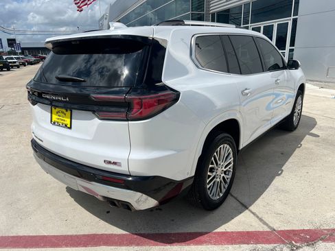 Used 2024 GMC Acadia Denali w/ Super Cruise Package AWD/4WD image 3