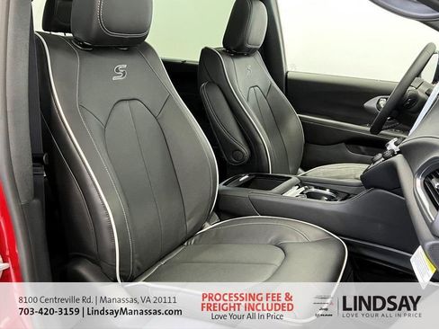 New 2026 Chrysler Pacifica Limited w/ S Appearance Package image 11