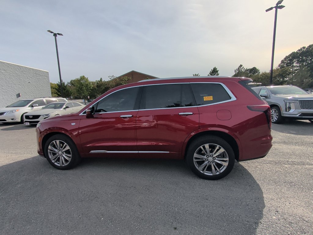 Used 2024 Cadillac XT6 Premium Luxury w/ Technology Package AWD/4WD image 6