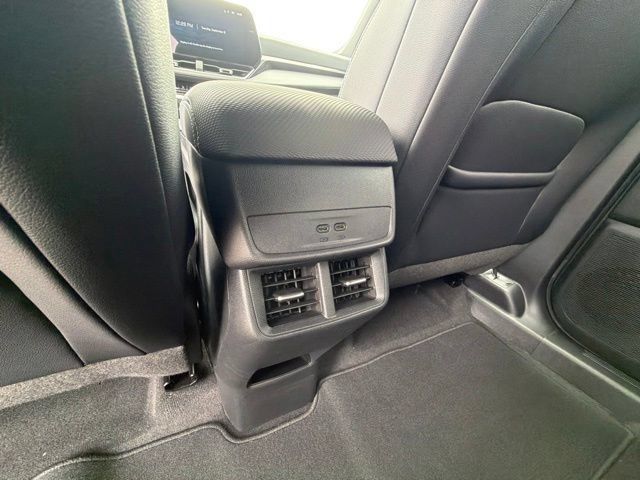 New 2027 Chevrolet Equinox LT w/ Convenience Package II FWD image 37