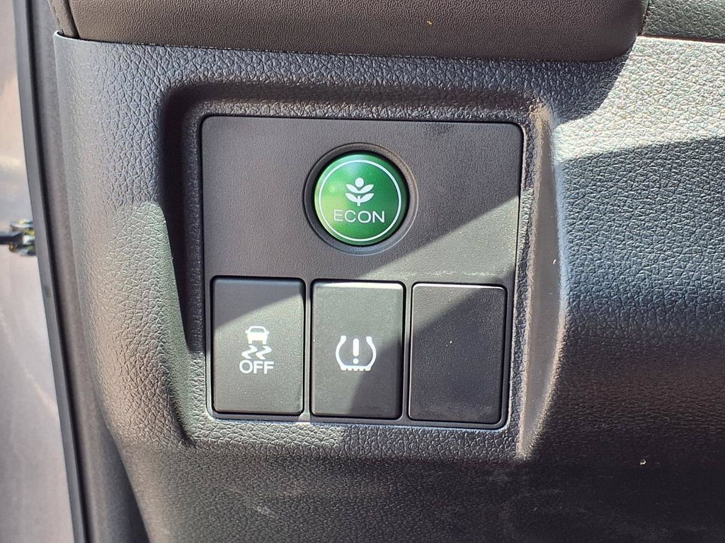 Used 2022 Honda HR-V LX image 27
