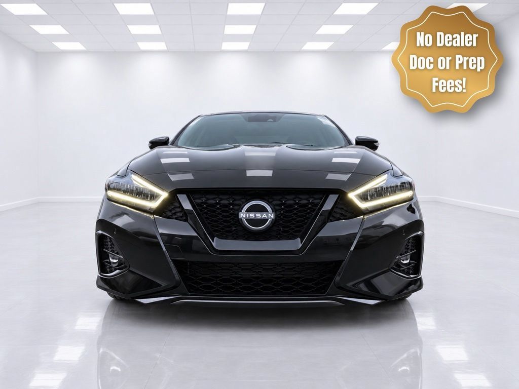 Used 2023 Nissan Maxima SR FWD image 2
