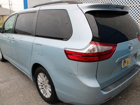 Used 2015 Toyota Sienna XLE Premium image 5