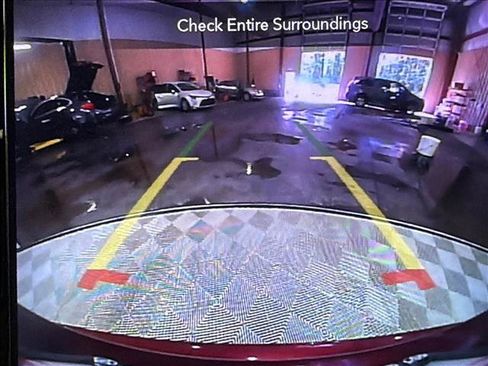 Used 2019 Chrysler Pacifica Touring-L FWD image 26
