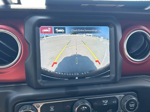 Used 2021 Jeep Wrangler Unlimited Rubicon AWD/4WD image 24