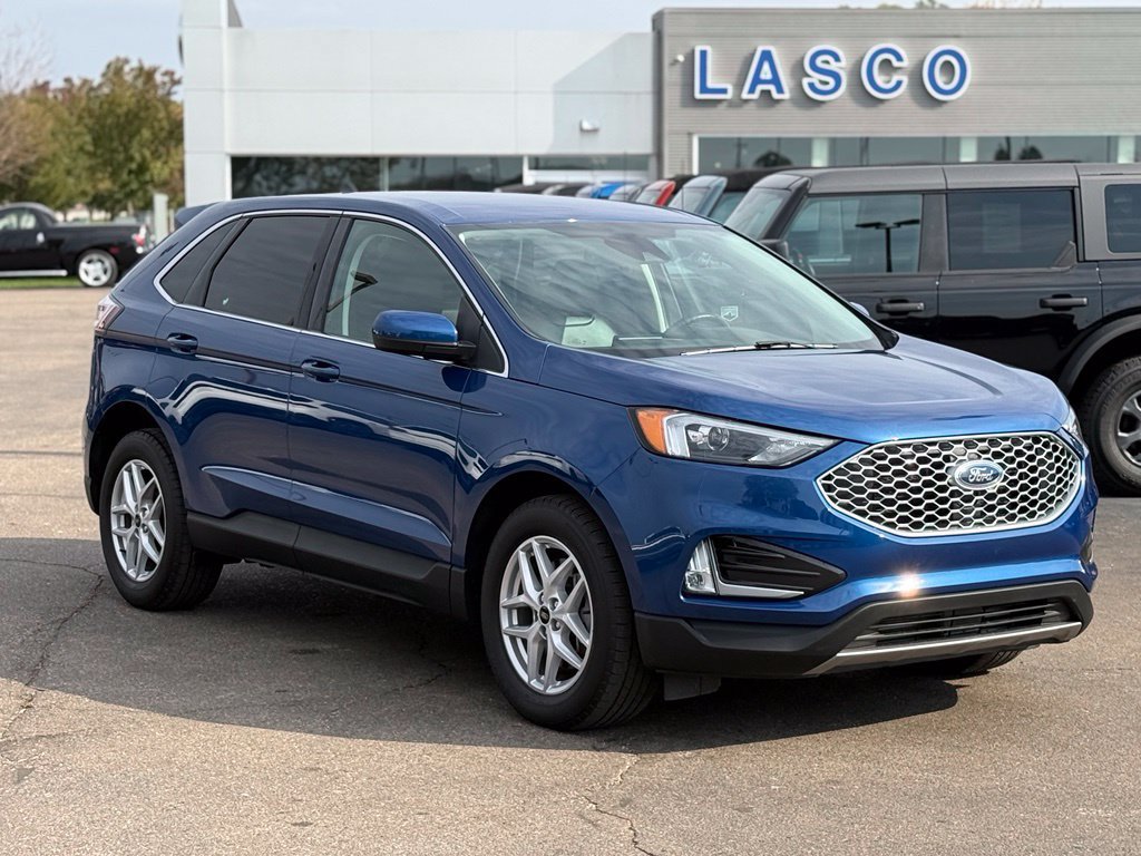 Used 2023 Ford Edge SEL AWD/4WD image 32