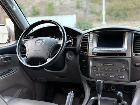 Used 2003 Toyota Land Cruiser image 31
