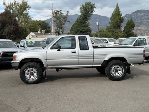 Used 1991 Toyota Pickup Deluxe AWD/4WD image 42
