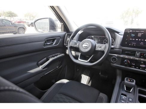 New 2026 Nissan Pathfinder S image 6