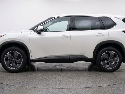 Used 2025 Nissan Rogue SV FWD image 5