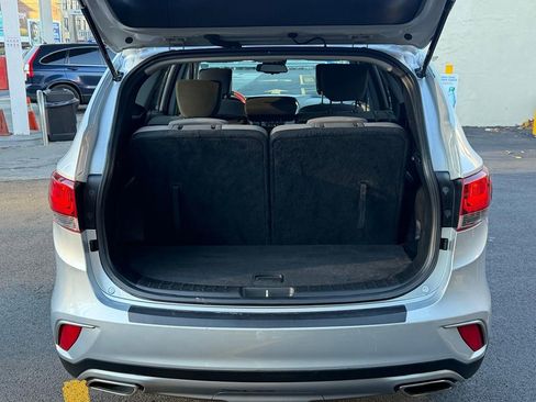 Used 2017 Hyundai Santa Fe SE image 24