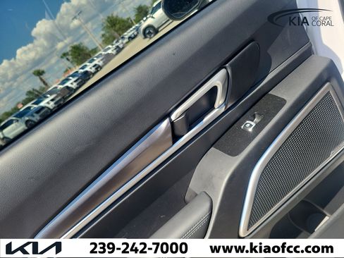 Certified 2024 Kia Telluride LX FWD image 12