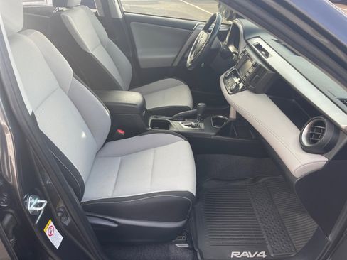 Used 2018 Toyota RAV4 XLE image 28