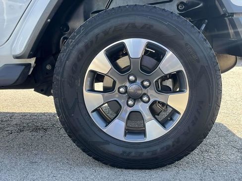 Used 2022 Jeep Wrangler Unlimited Sahara w/ LED Lighting Group image 11