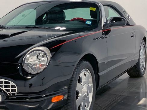 Used 2003 Ford Thunderbird image 17