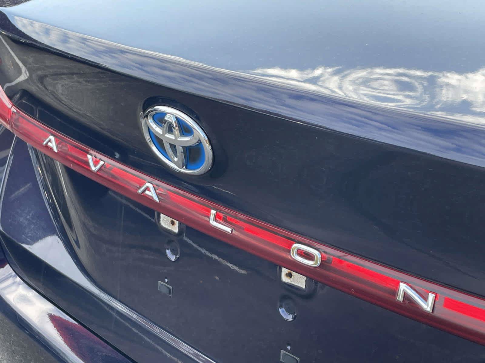 Used 2021 Toyota Avalon Limited FWD image 15