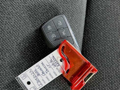 Used 2026 Chevrolet Traverse LT FWD image 35