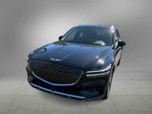 Used 2025 Genesis GV70 2.5T AWD/4WD image 3