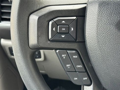 Used 2022 Ford F350 XLT w/ Camper Package image 25