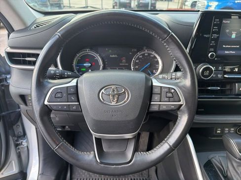 Used 2022 Toyota Highlander XLE image 9