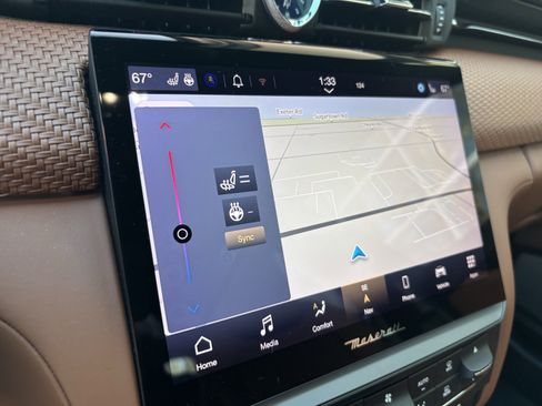 Used 2022 Maserati Quattroporte Modena Q4 image 31